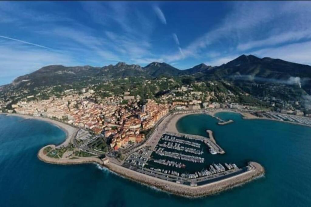 Le Lodge, T2 classé 3 étoiles avec jardin, parking, piscine&mer à 2 pas Menton Exterior foto